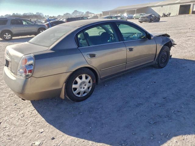 Nissan Altima Base Image 9