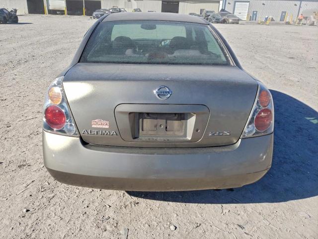 Nissan Altima Base Image 5