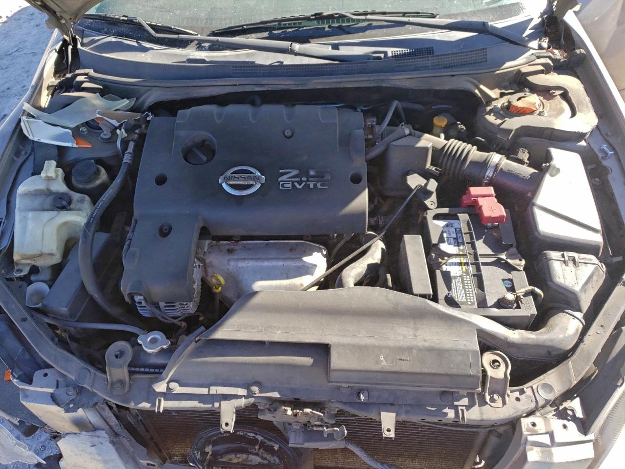 Nissan Altima Base Image 8