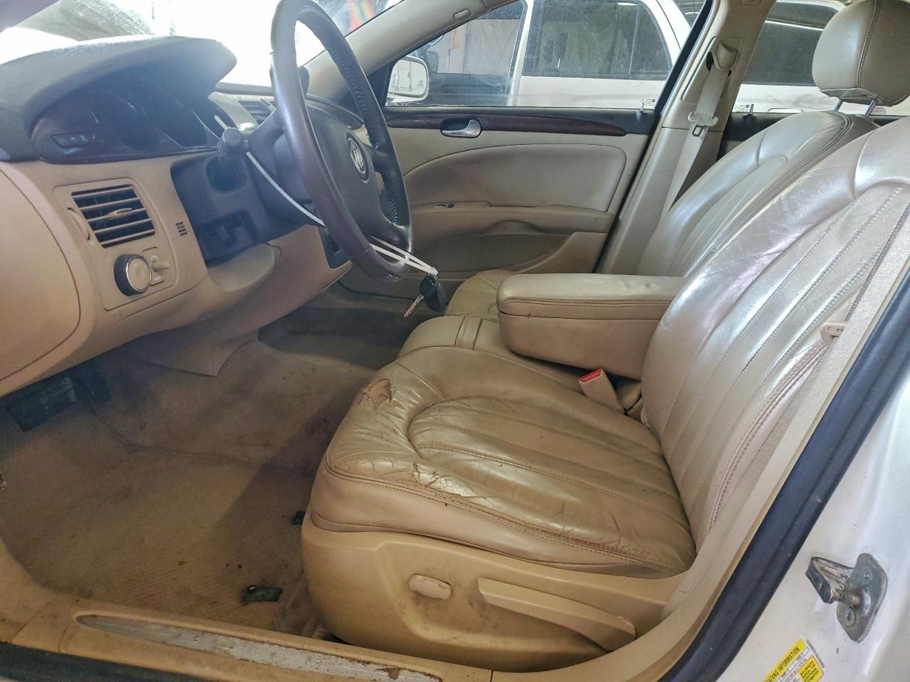 Buick Lucerne Cxl Image 3