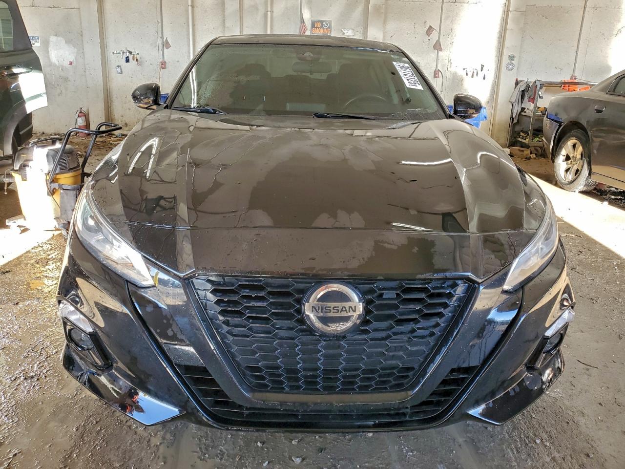 Nissan Altima Sr Image 2