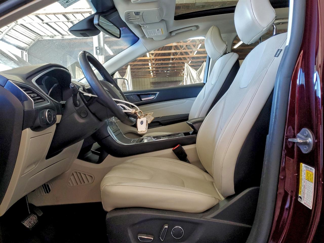 Ford Edge Titanium Image 4