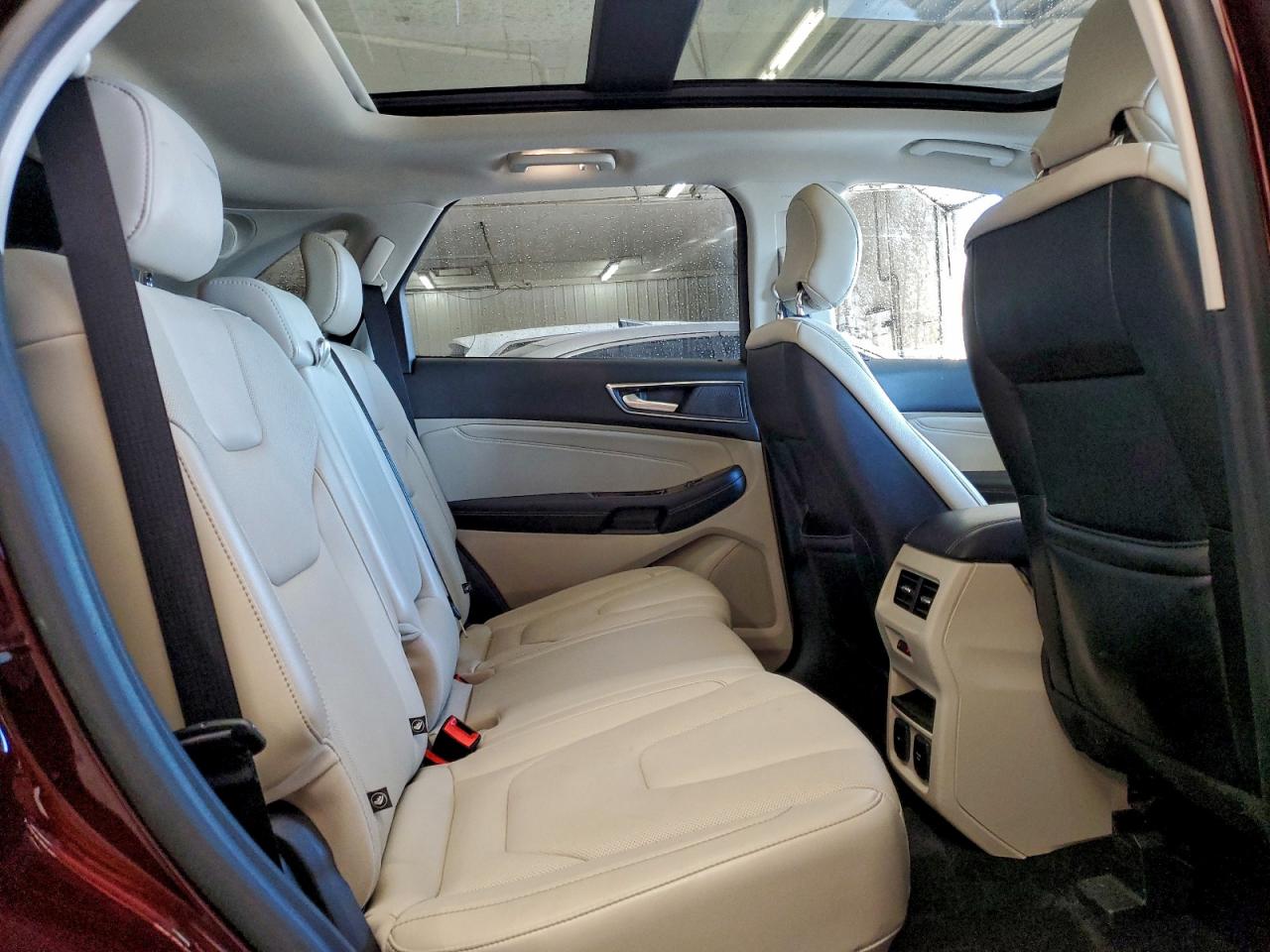 Ford Edge Titanium Image 7