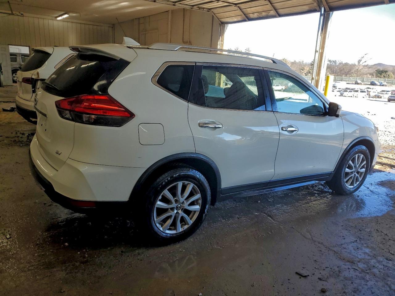 Nissan Rogue S Image 2