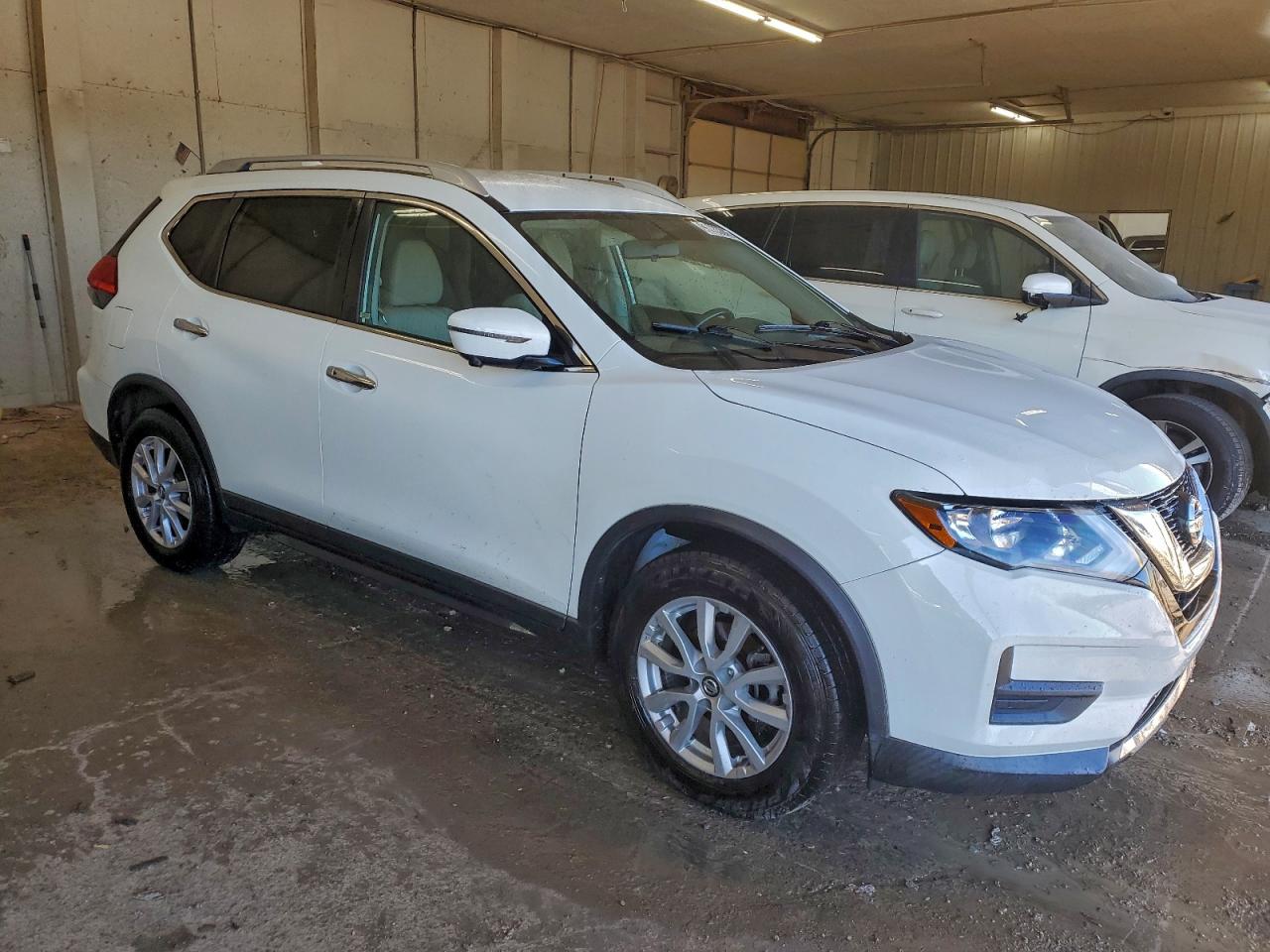 Nissan Rogue S Image 3