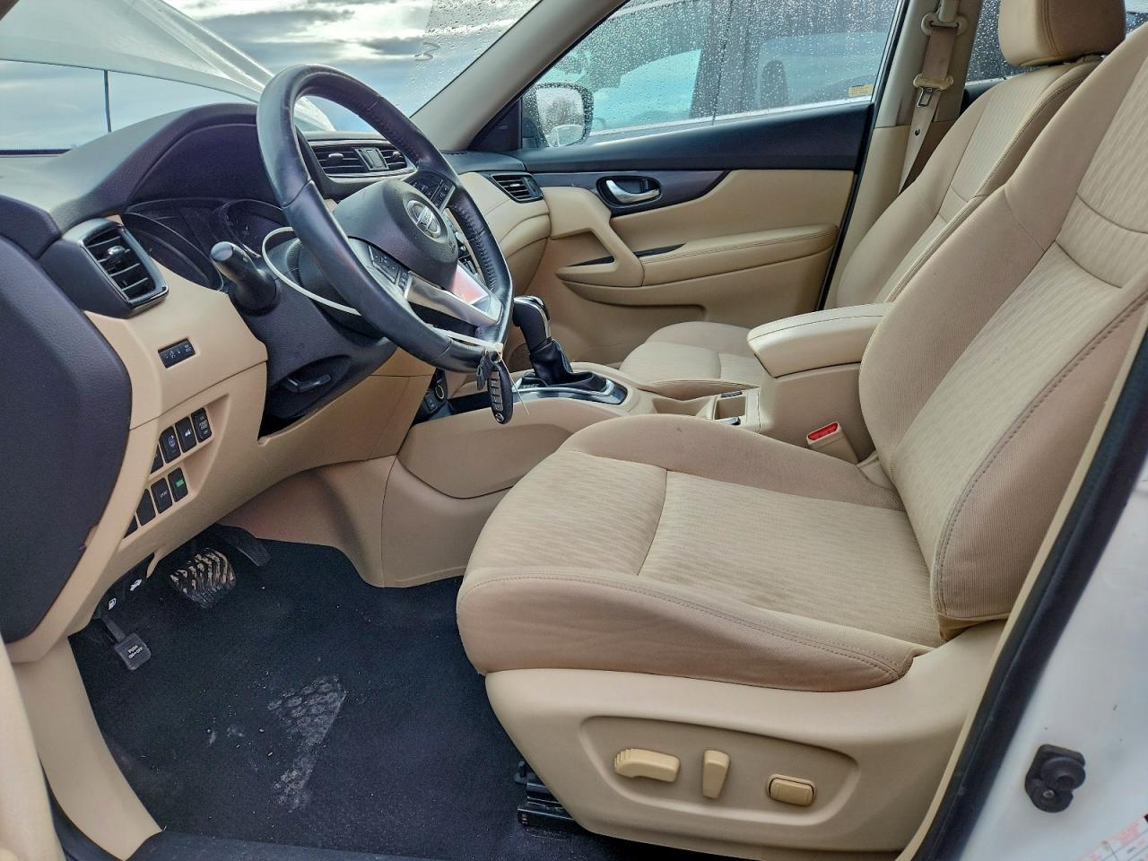 Nissan Rogue S Image 5