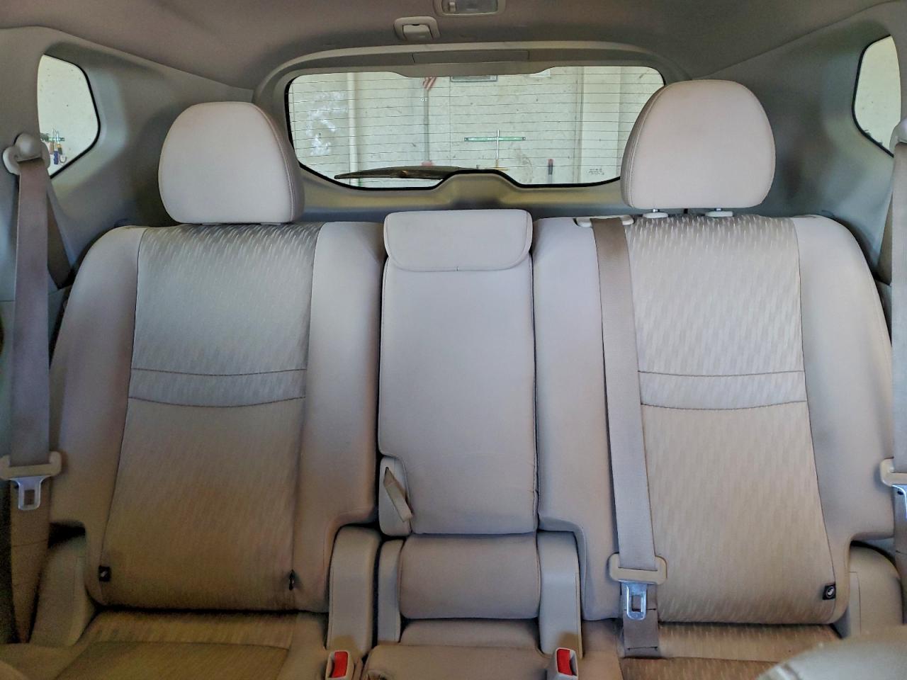 Nissan Rogue S Image 12