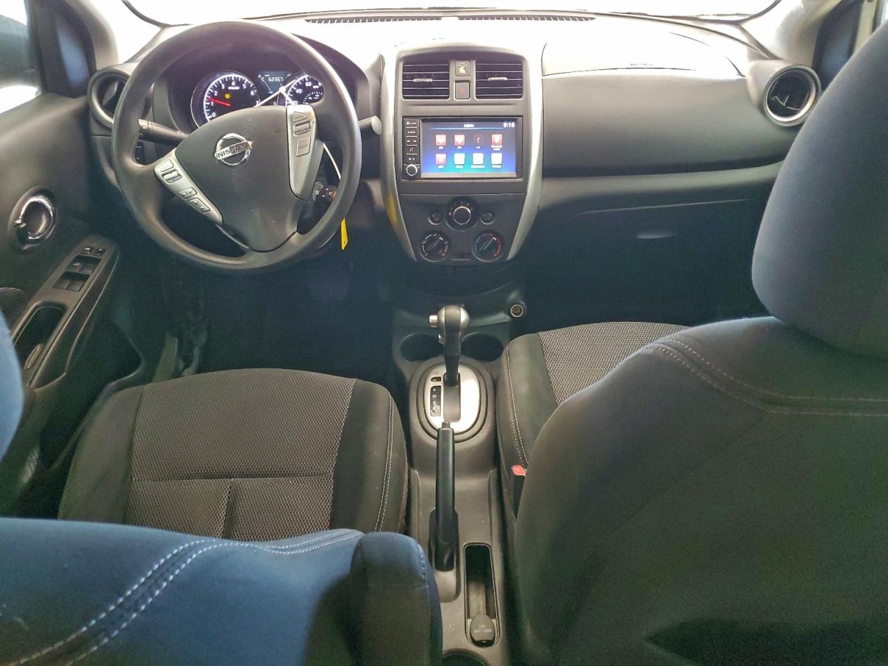 Nissan Versa S Image 6