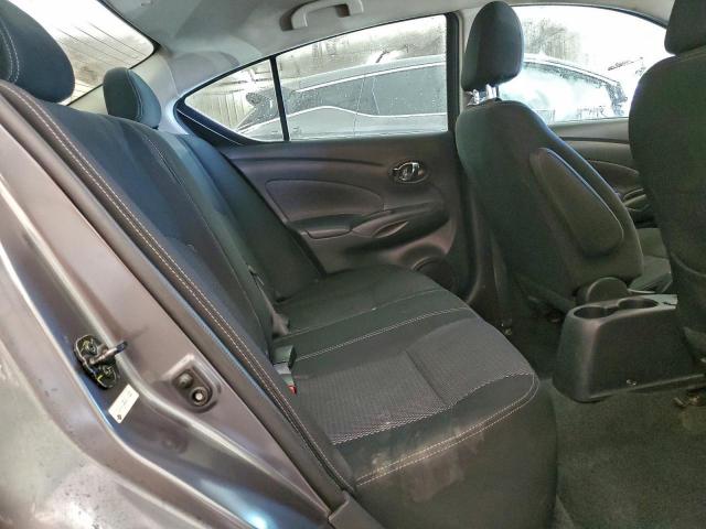 Nissan Versa S Image 4