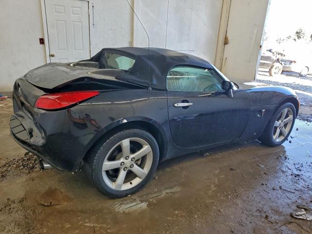Pontiac Solstice Image 2
