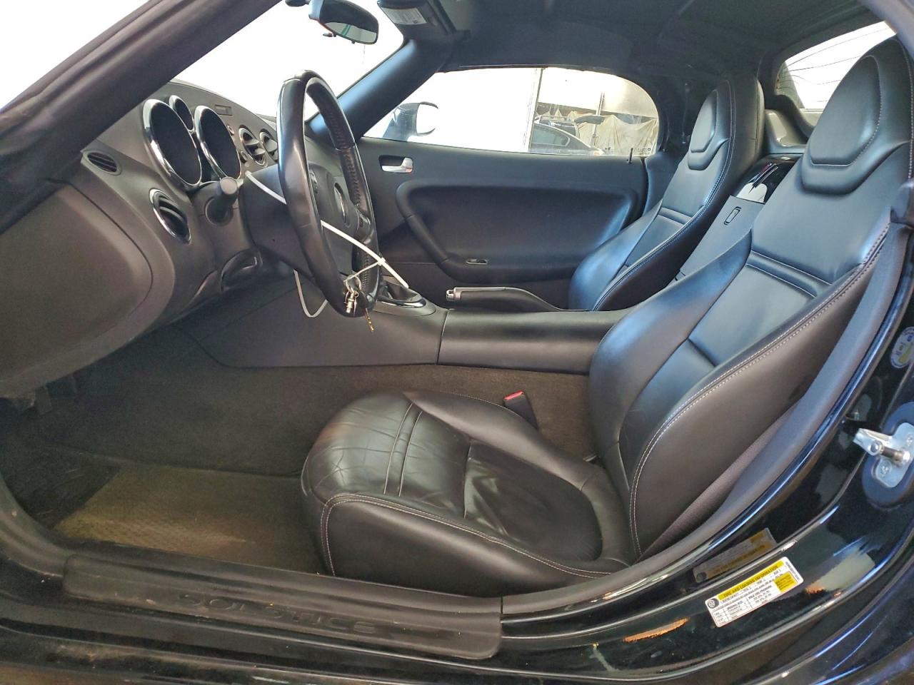 Pontiac Solstice Image 9