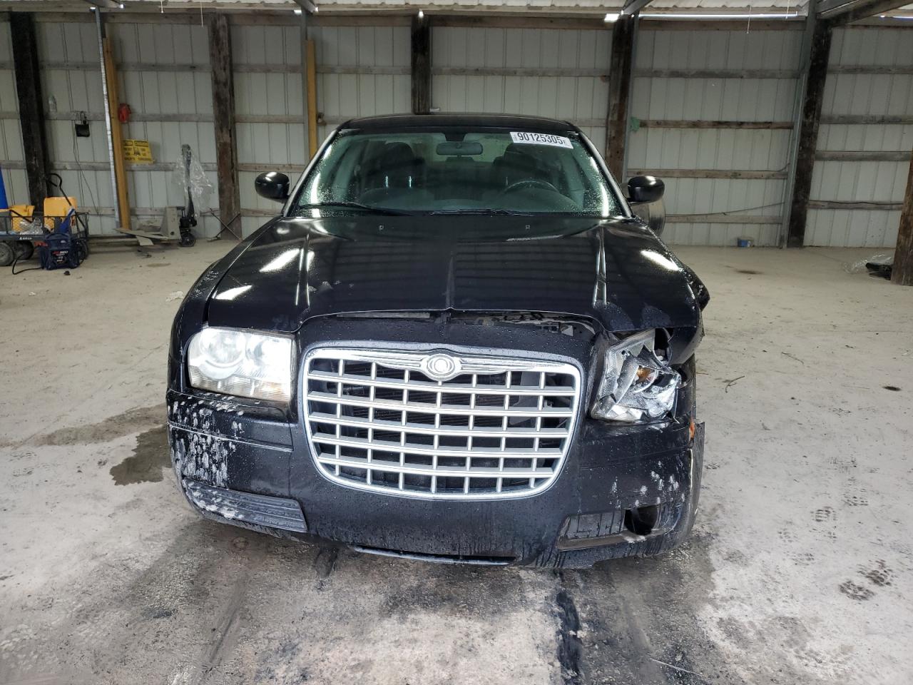 Chrysler 300 Image 4