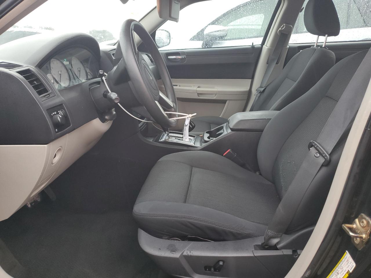 Chrysler 300 Image 6