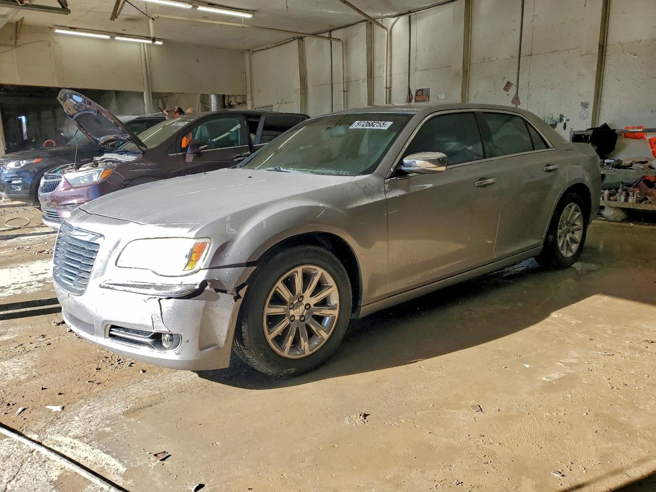 Chrysler 300 Limited Image 1