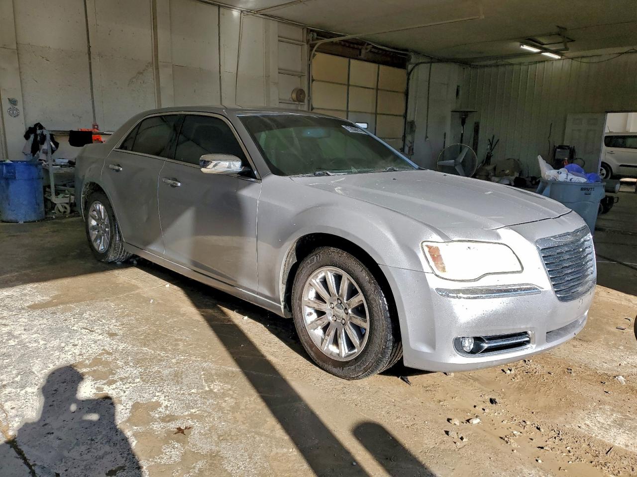 Chrysler 300 Limited Image 3