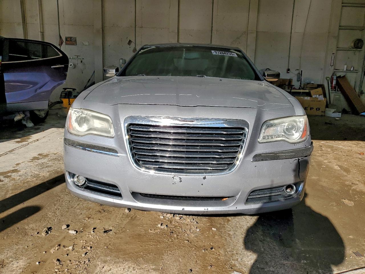Chrysler 300 Limited Image 11
