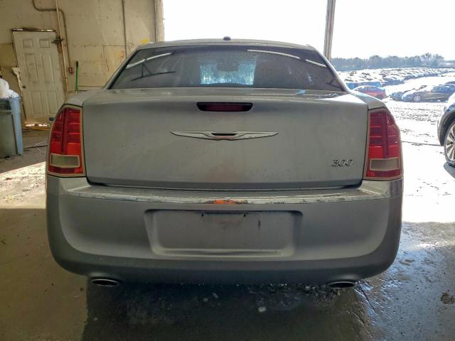 Chrysler 300 Limited Image 7