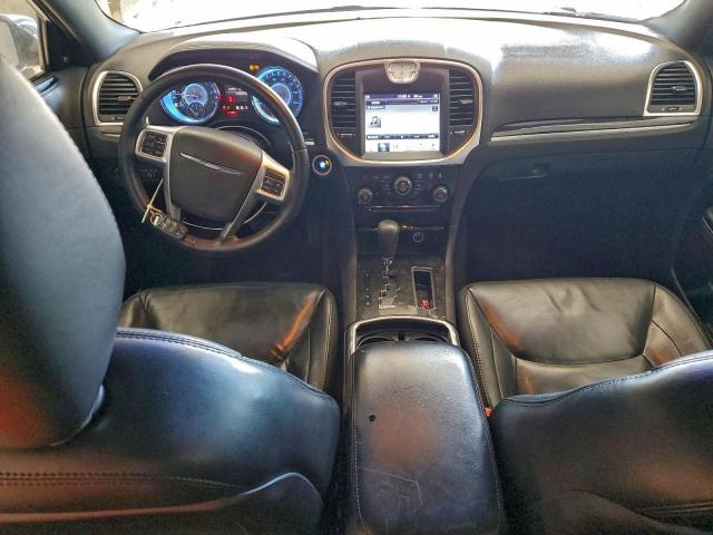 Chrysler 300 Limited Image 6