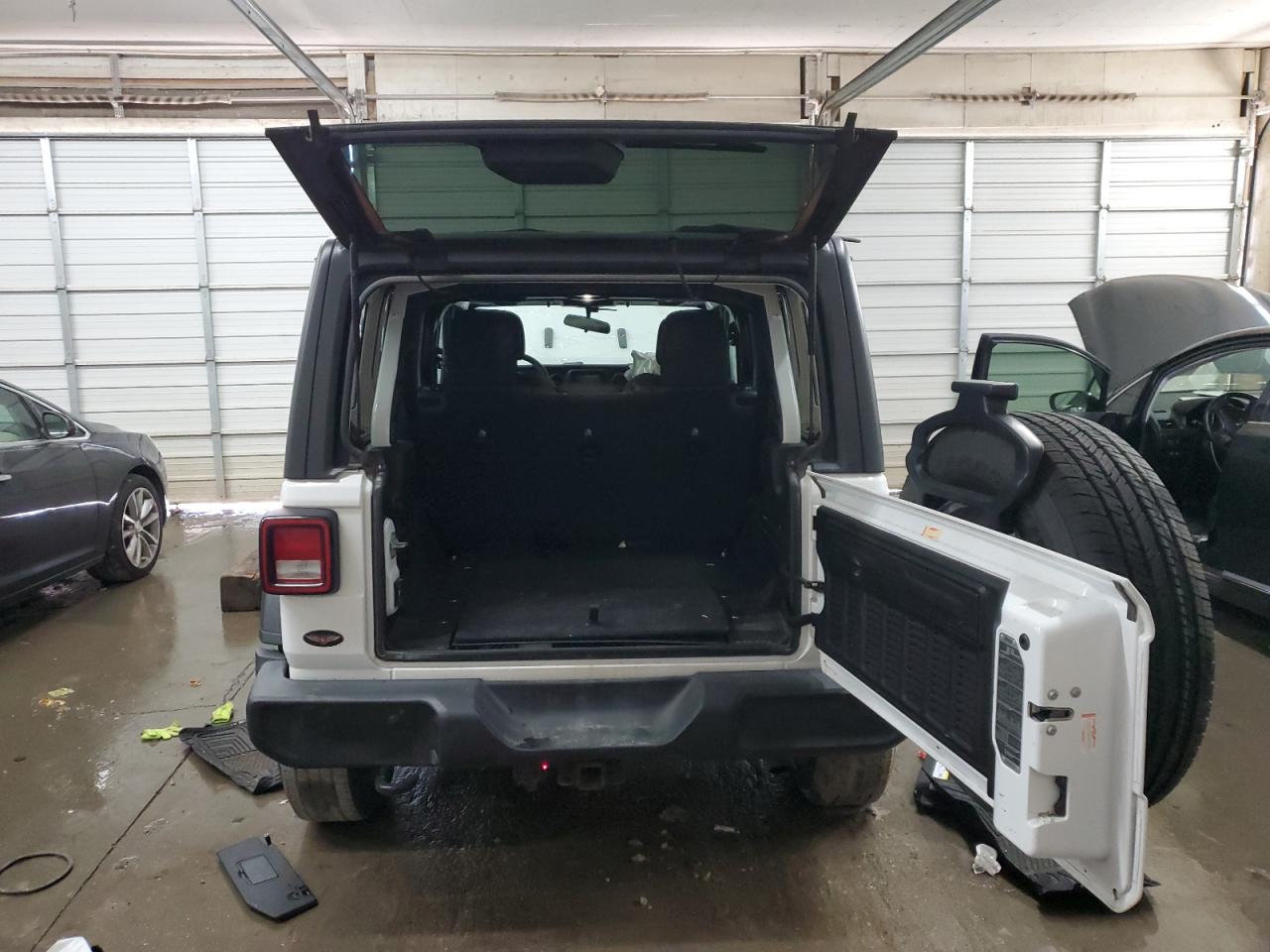 Jeep Wrangler Sport Image 4