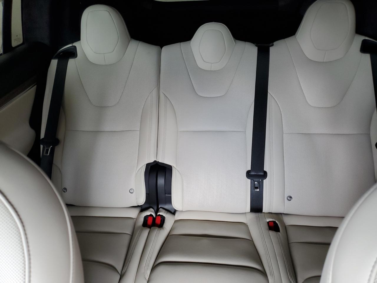 Tesla Model X Image 10