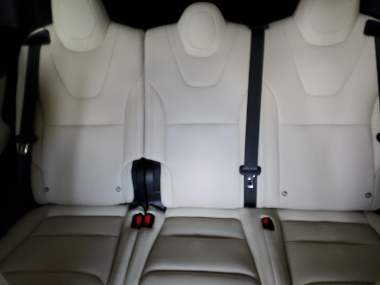 Tesla Model X Image 12