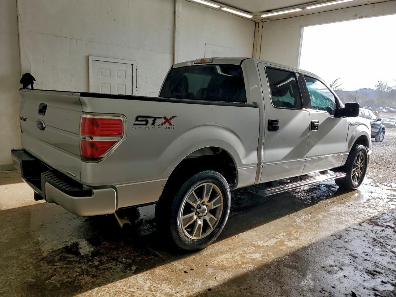 Ford F-150 Supercrew Image 2