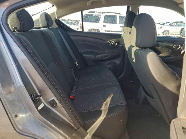 Nissan Versa S Image 5