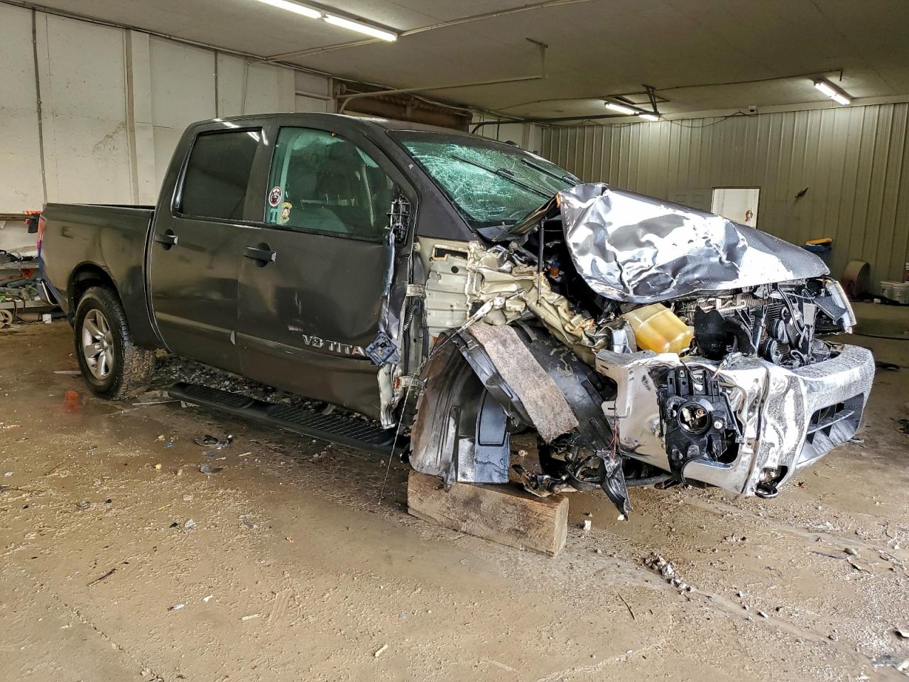 Nissan Titan Xe Image 3