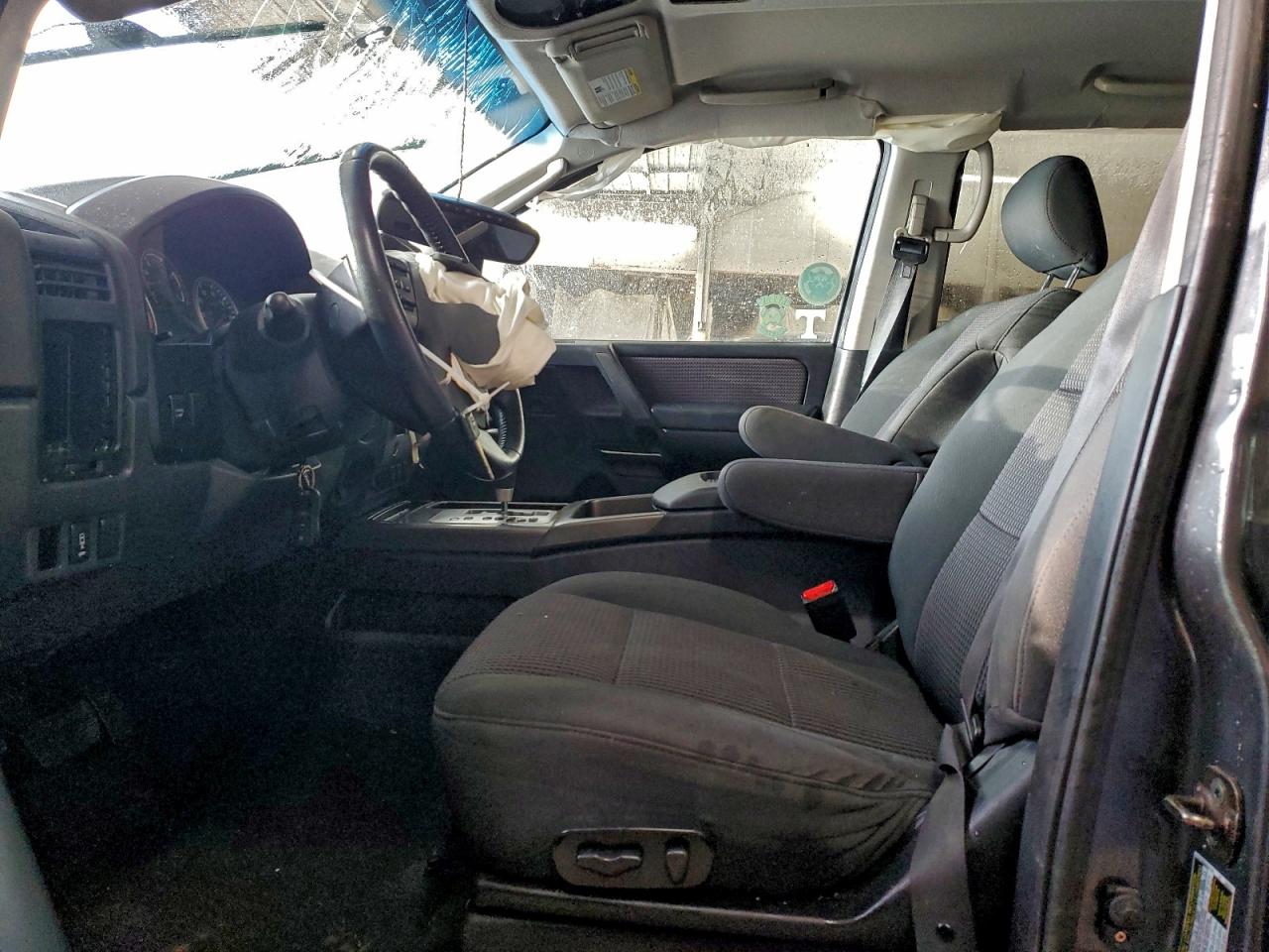 Nissan Titan Xe Image 5