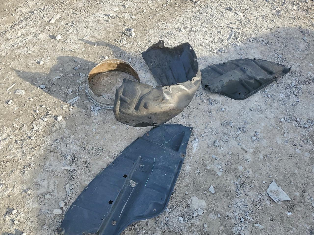 Toyota Camry Se Image 12