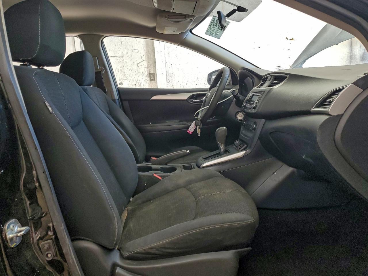 Nissan Sentra S Image 9