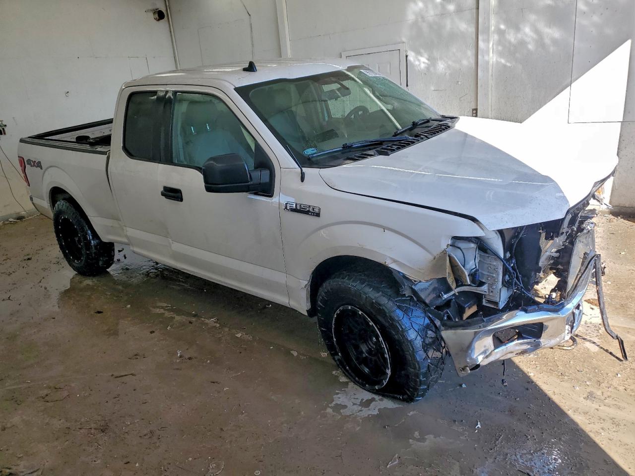 Ford F-150 Super Cab Image 8