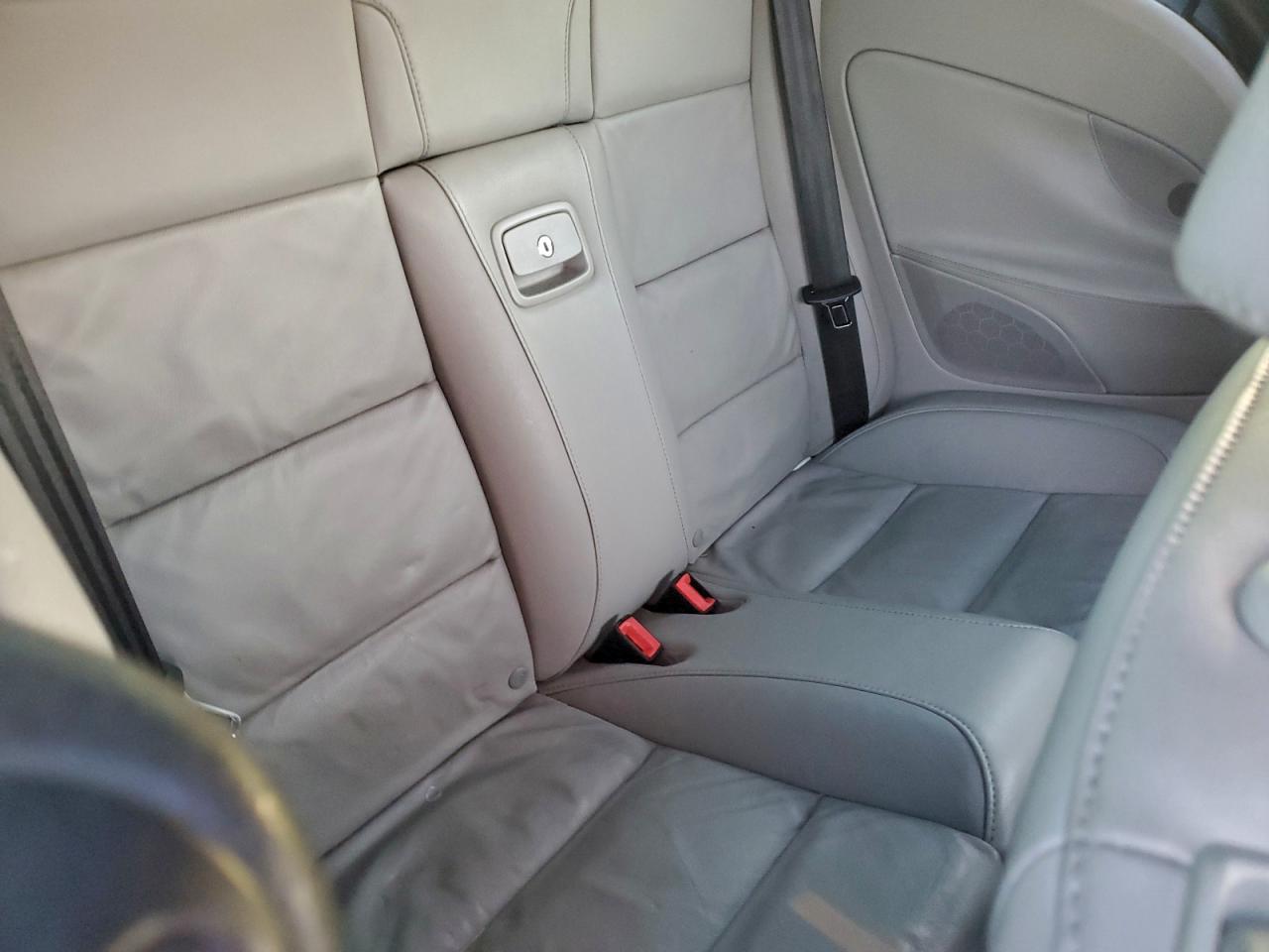 Volkswagen Eos 2.0t Luxury Image 2