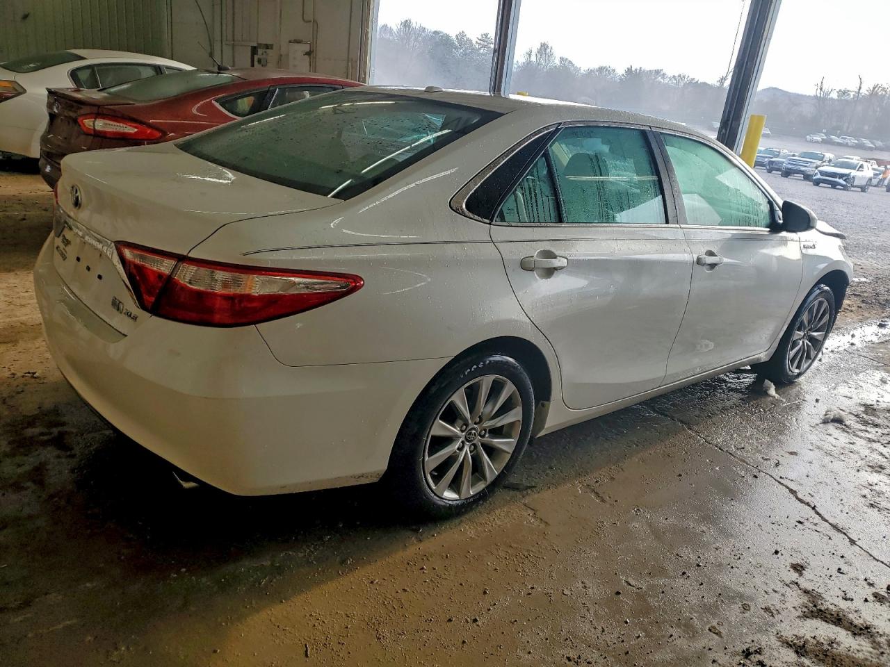 Toyota Camry Hybrid Image 5