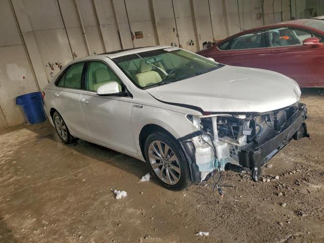 Toyota Camry Hybrid Image 4