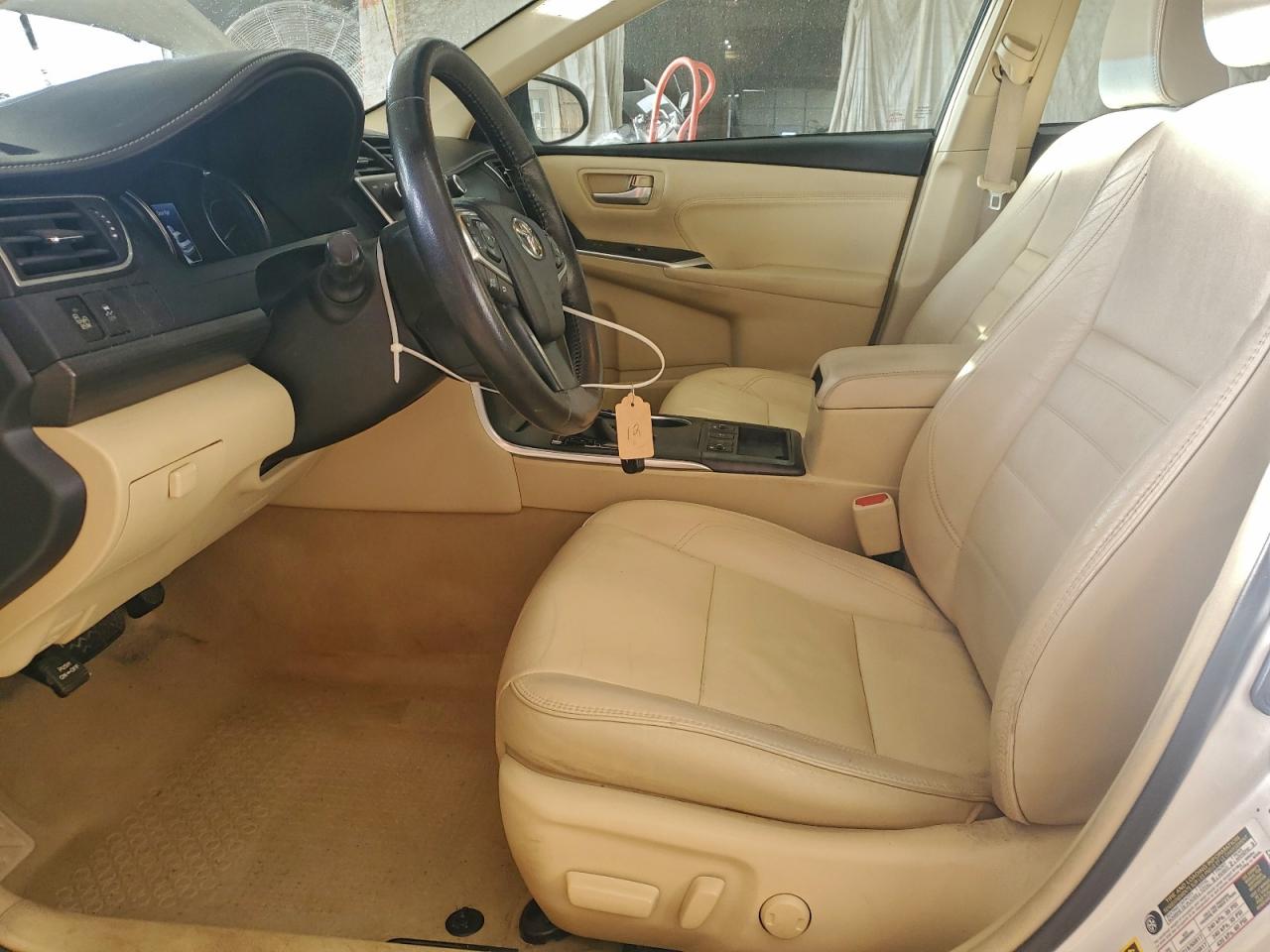 Toyota Camry Hybrid Image 10