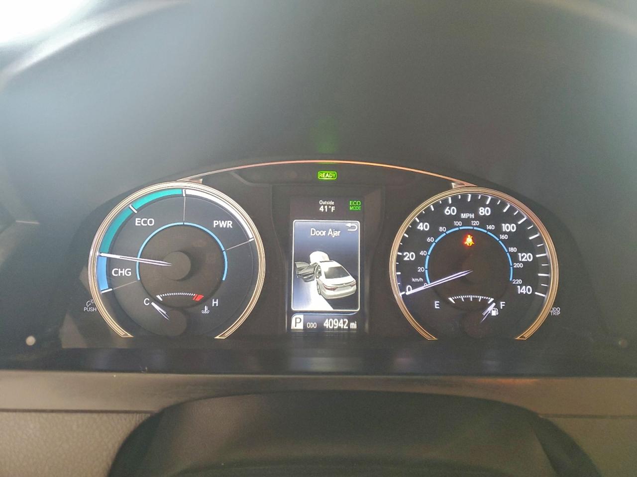 Toyota Camry Hybrid Image 6