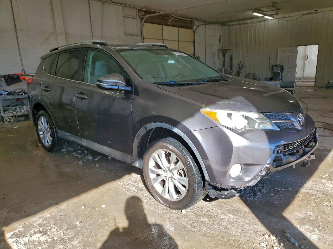 Toyota RAV4 Limited Image 2