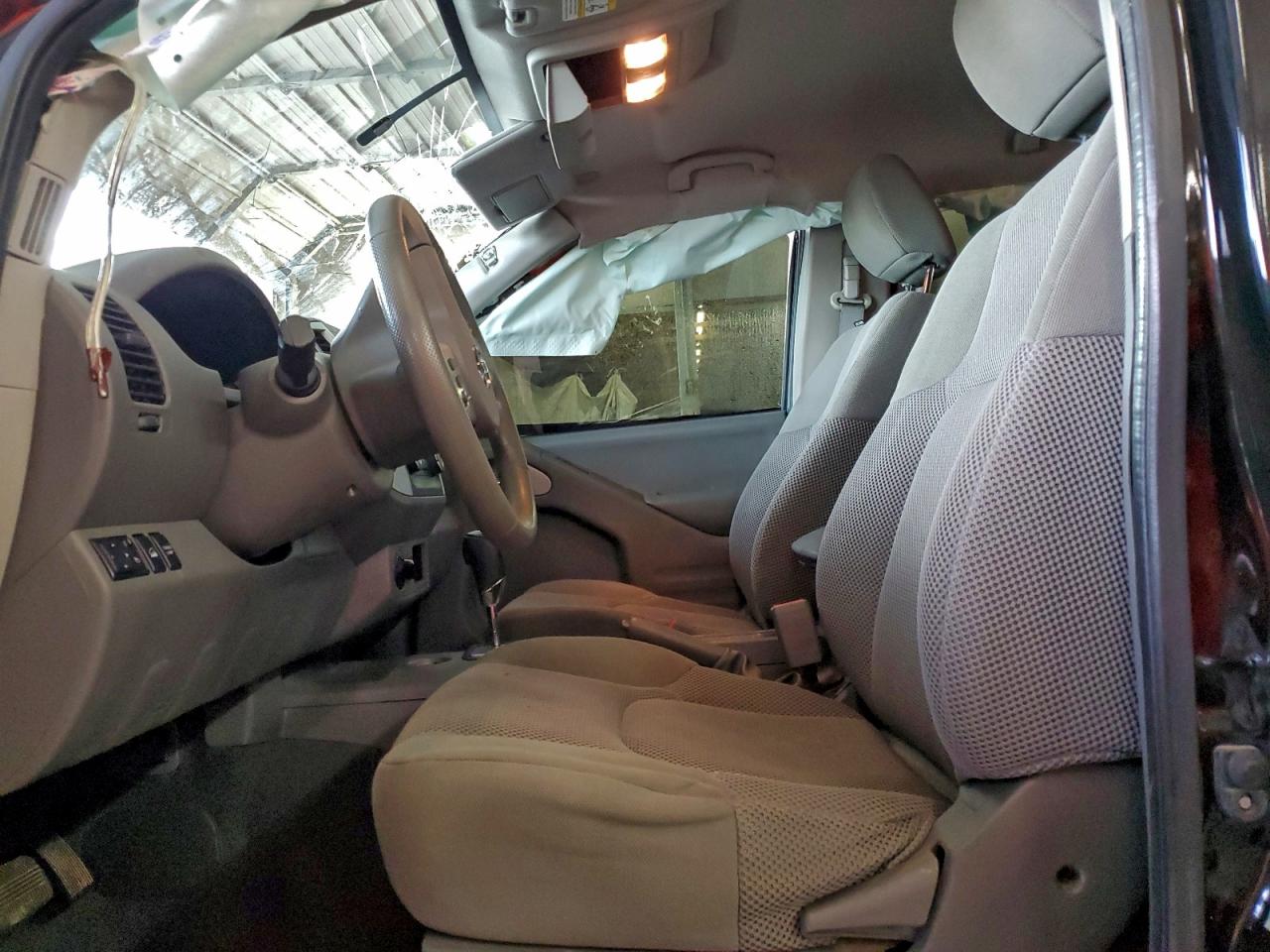 Nissan Frontier S Image 5