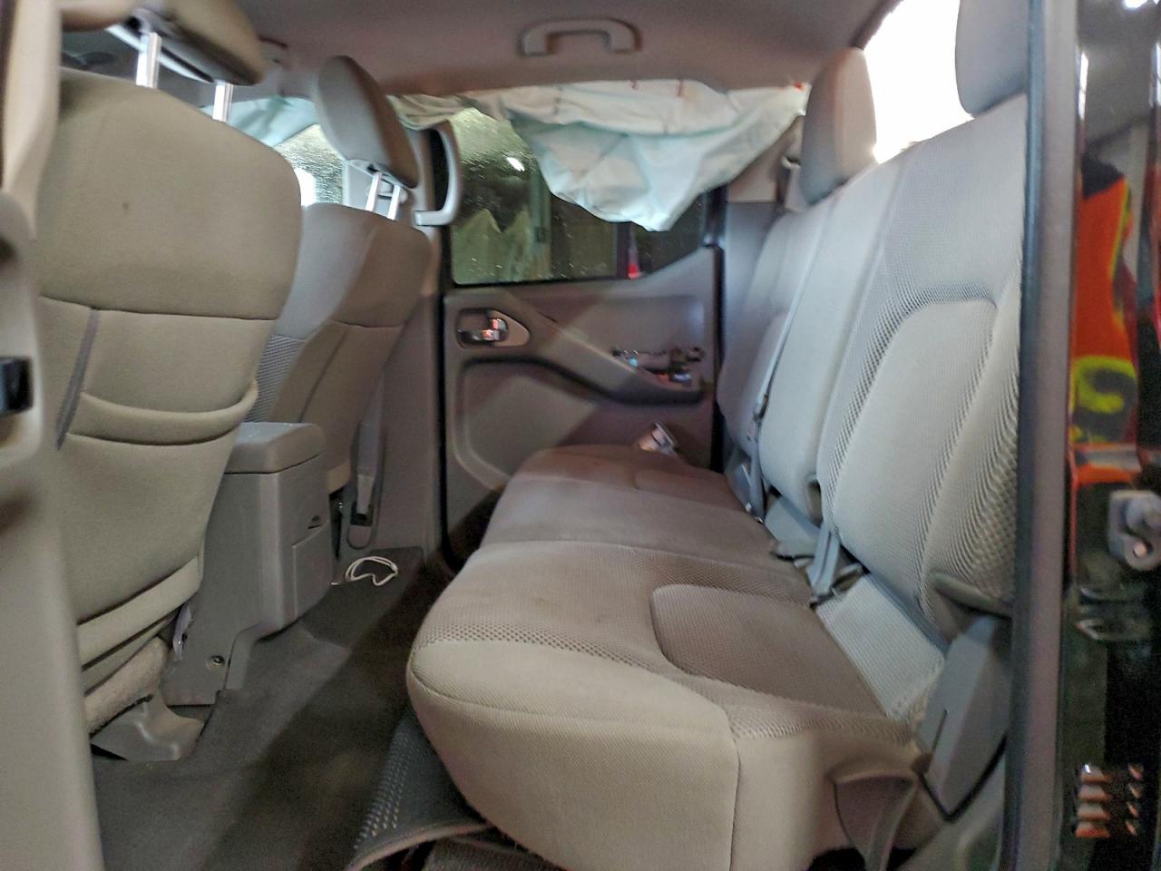 Nissan Frontier S Image 10