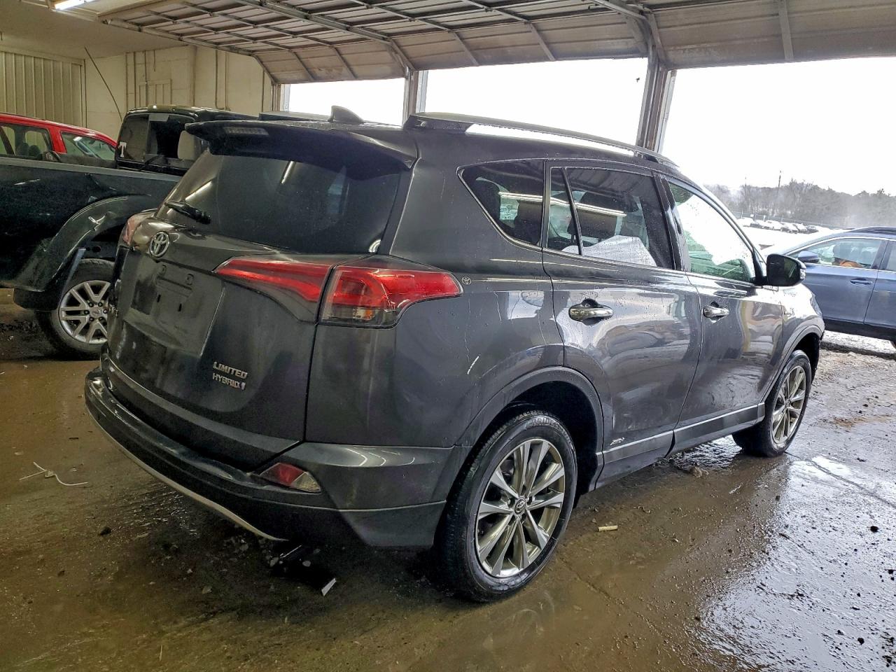 Toyota RAV4 Limited Image 8