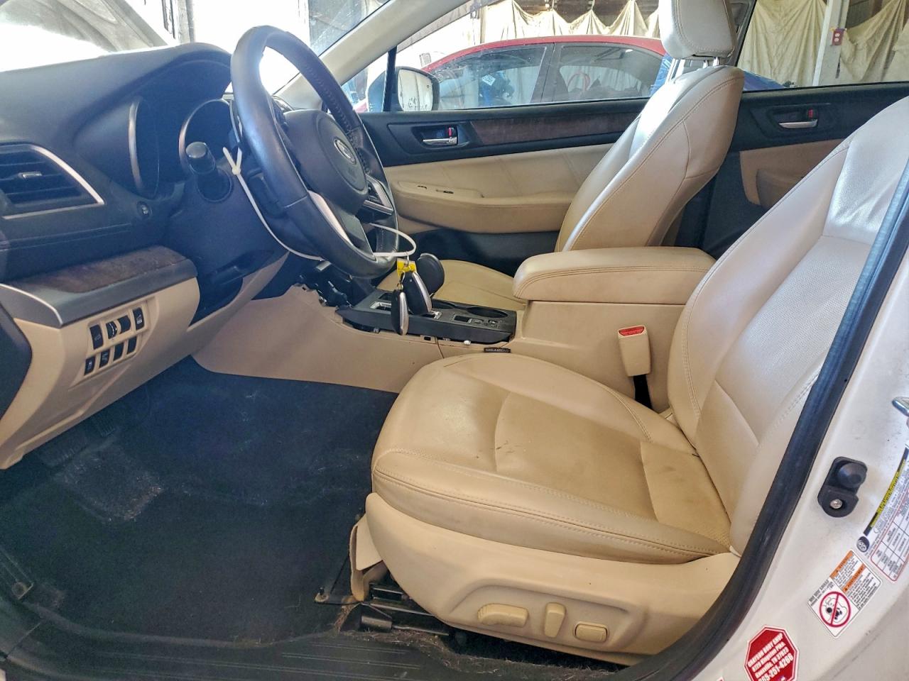 Subaru Outback 2.5i Limited Image 2