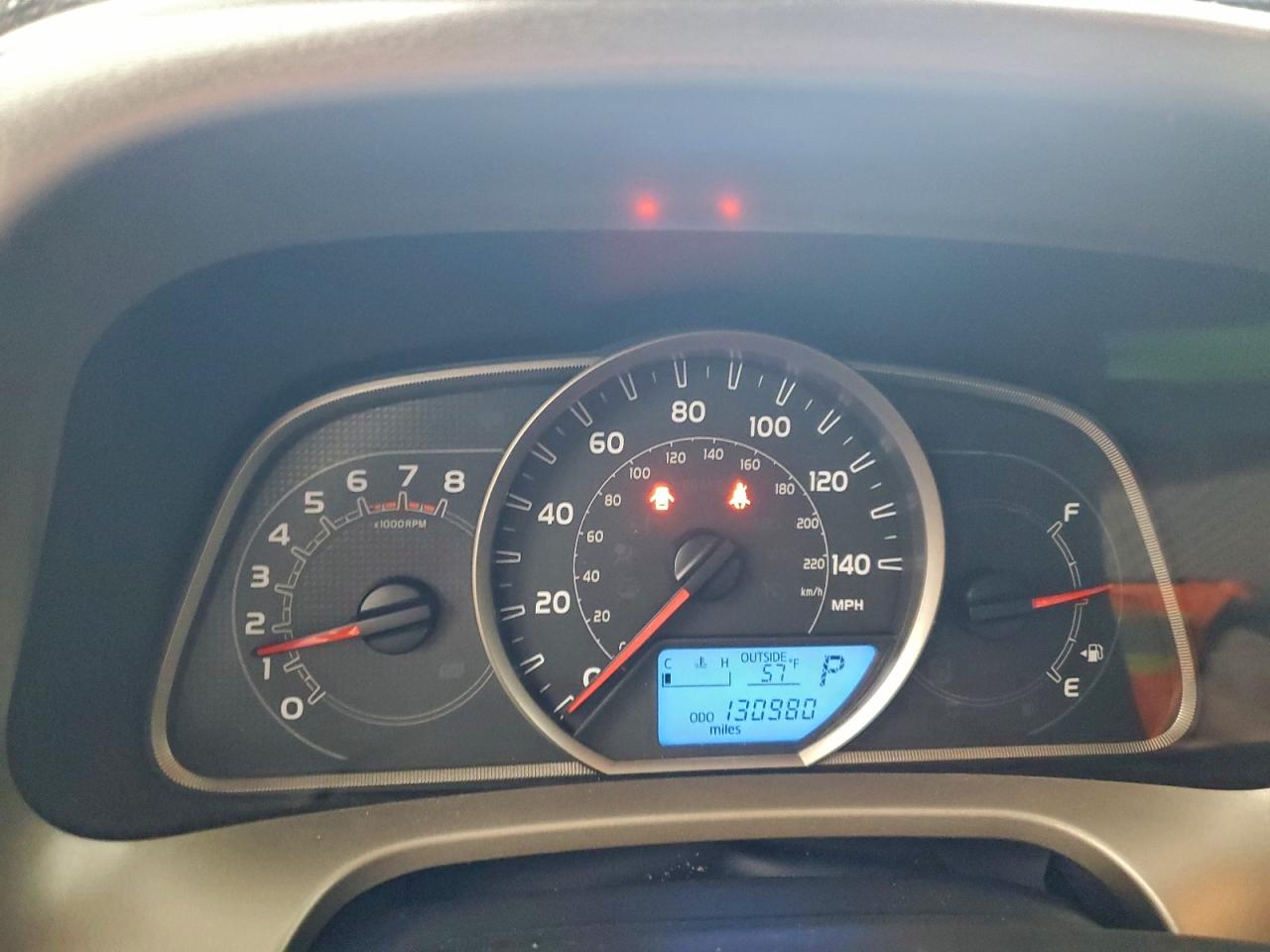 Toyota RAV4 Le Image 12