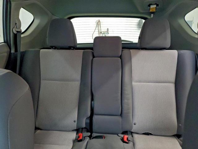 Toyota RAV4 Le Image 11