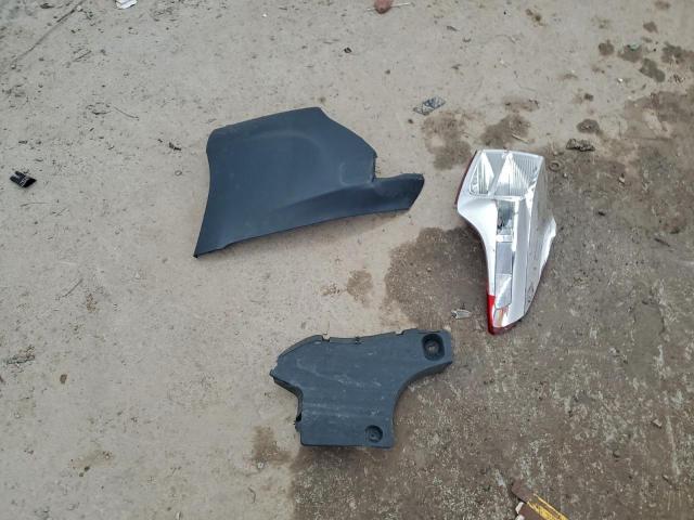 Toyota RAV4 Le Image 8