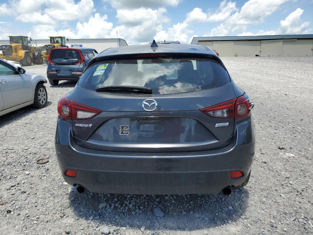 Mazda 3 Grand Touring Image 13