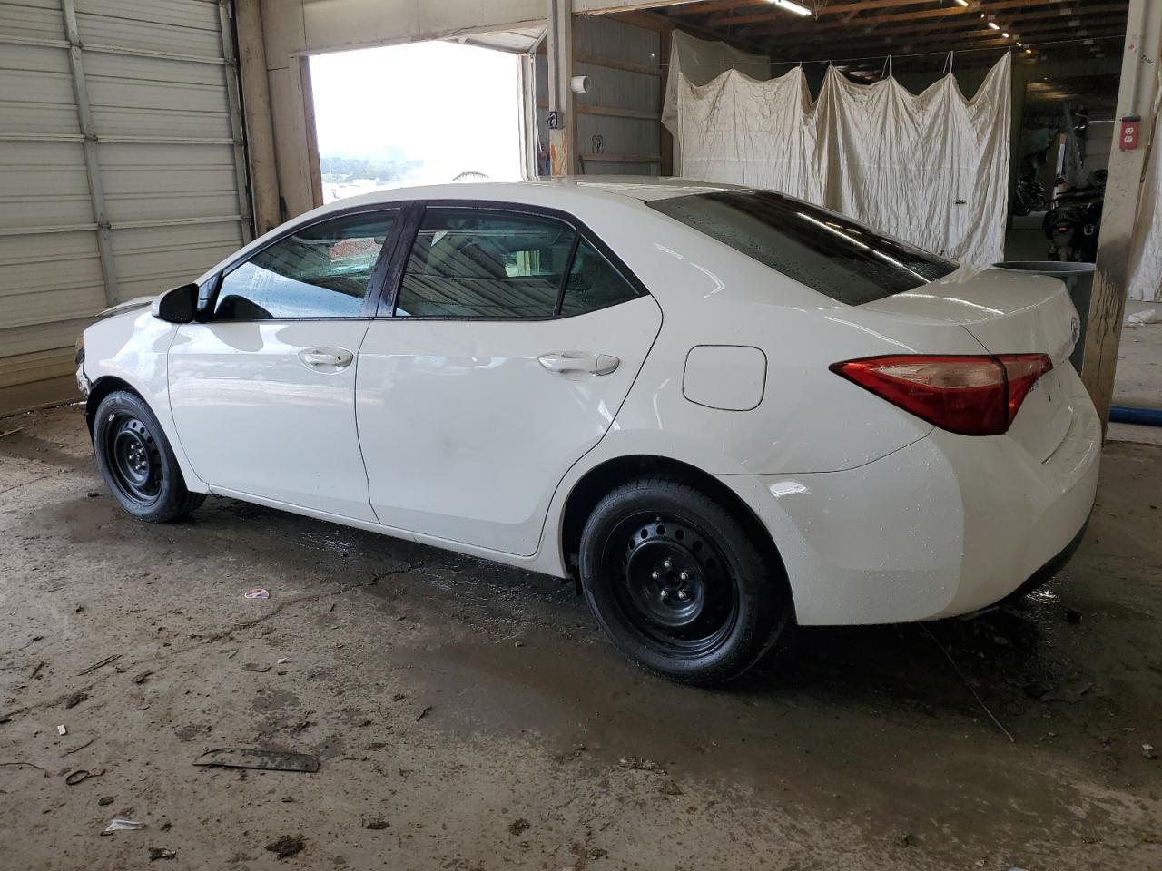 Toyota Corolla L Image 11