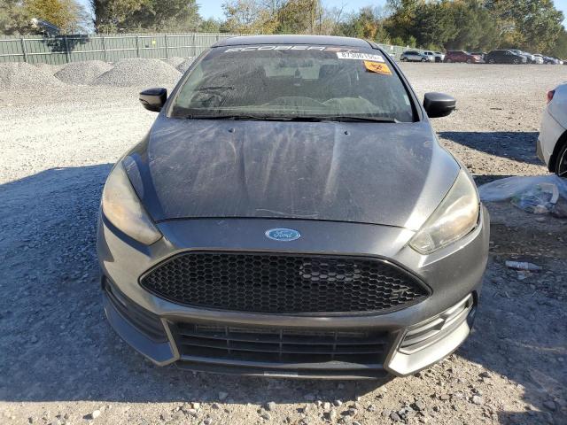 Ford Focus St Image 8