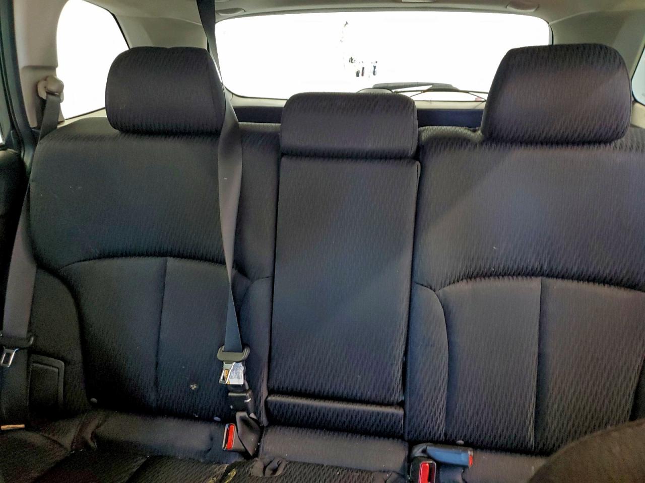 Subaru Outback 2.5i Image 7