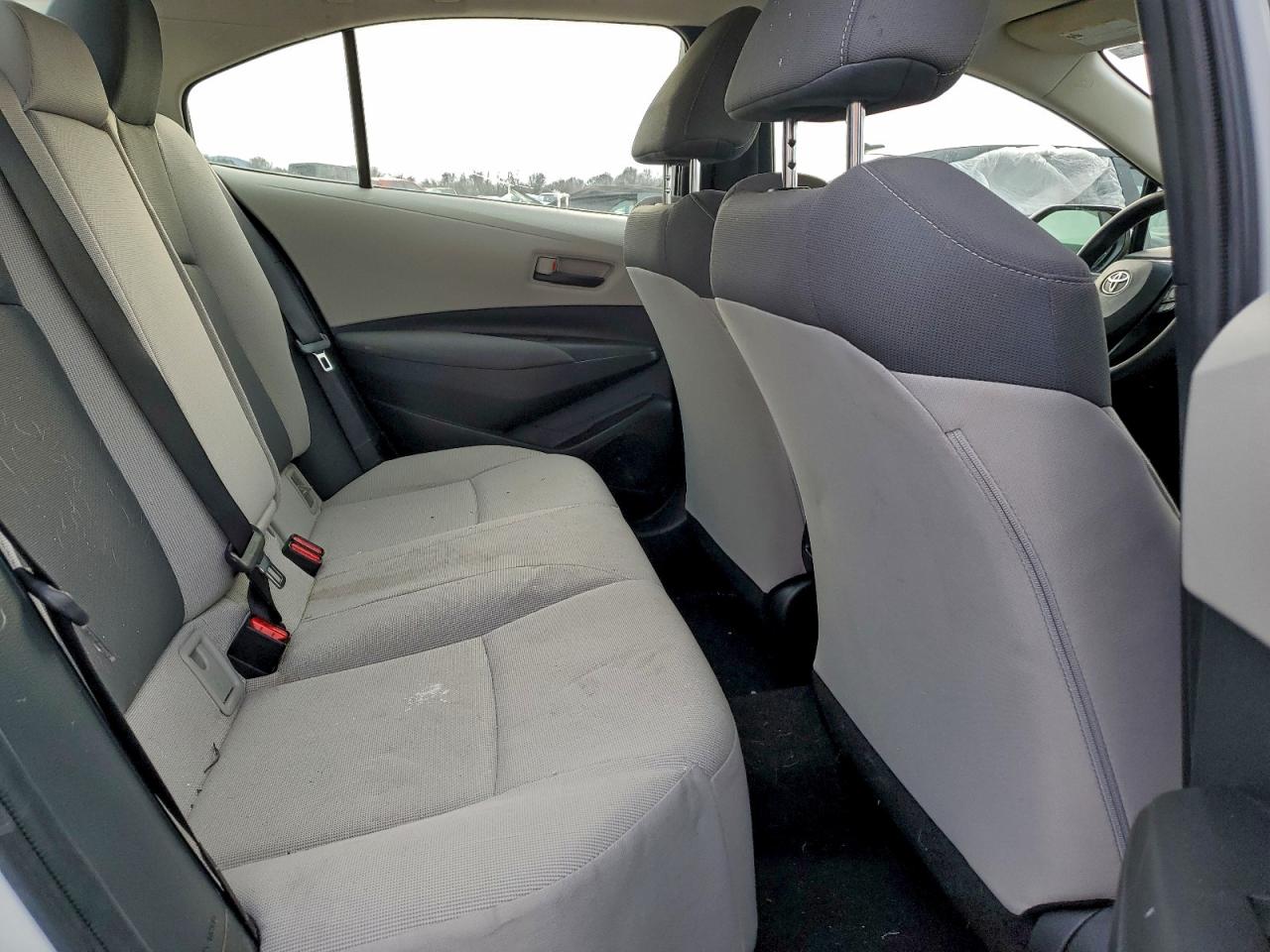 Toyota Corolla Le Image 8